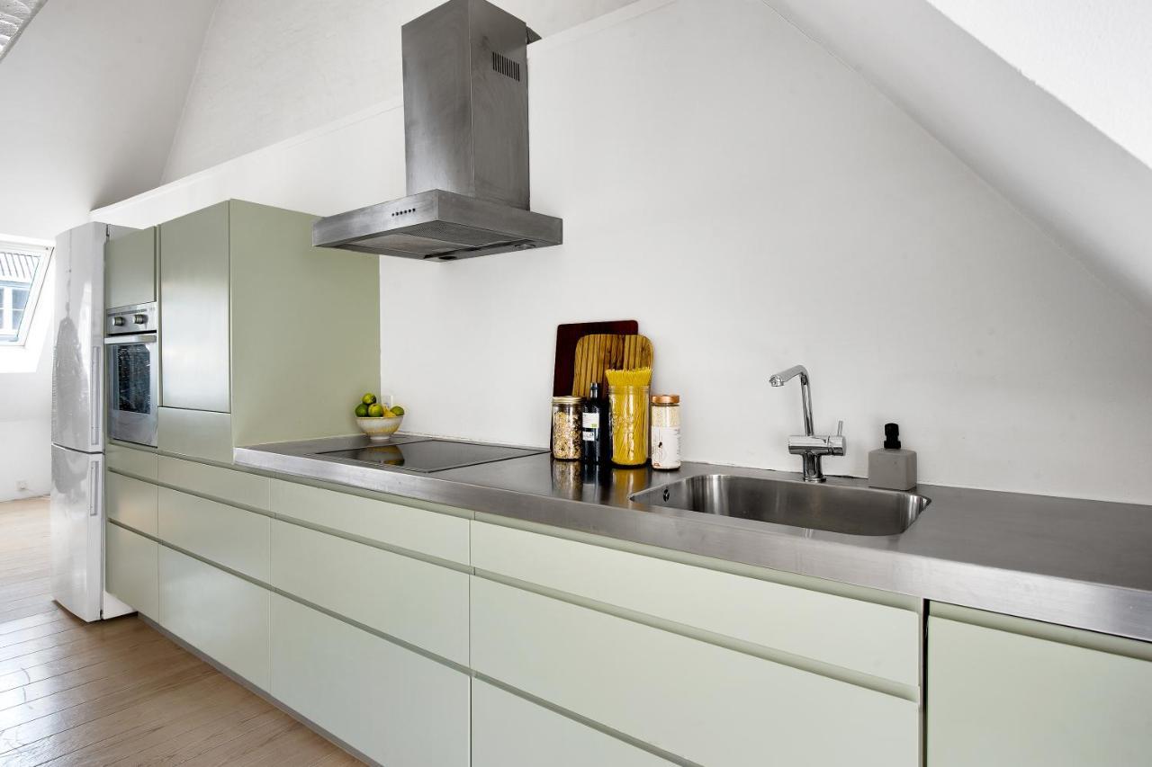 Sanders Main - Endearing Two-bedroom Duplex With A Balcony Next To Magical Nyhavn * Copenhague