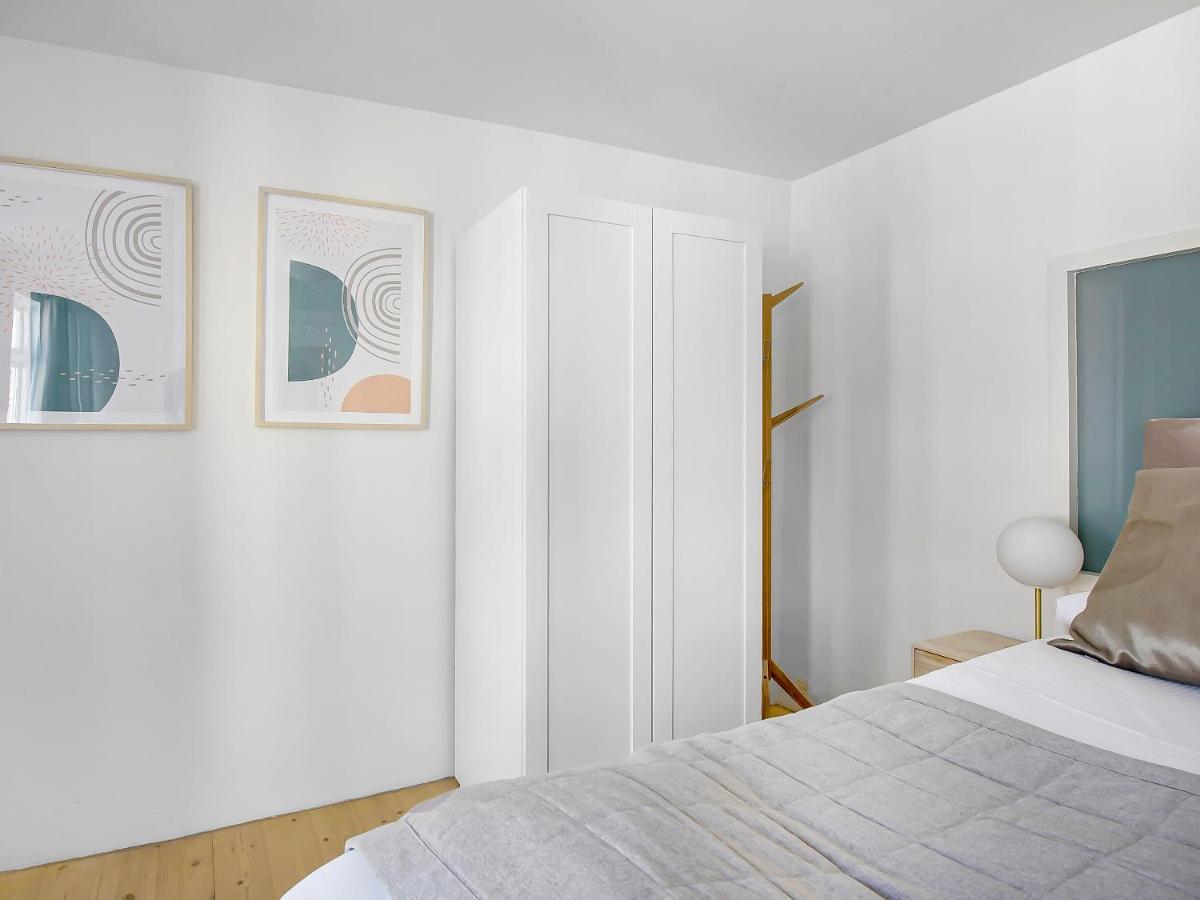 Sanders Main - Endearing Two-bedroom Duplex With A Balcony Next To Magical Nyhavn Copenhague